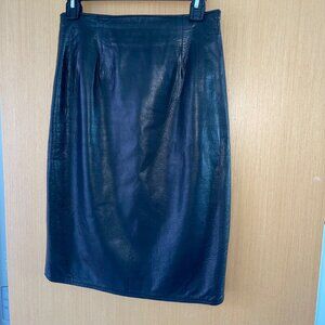 Vakko Vintage Womens Skirt Size 6 Black Lined Pencil Leather Back Slit USA